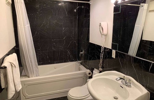 Las Vegas Cabin | $19 for 1st night during CES at Travelodge, FREE breakfast and FREE wifi,