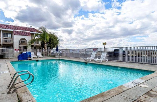 Buttonwillow Hotel | 19 m² Hotel ∙ 4 guests