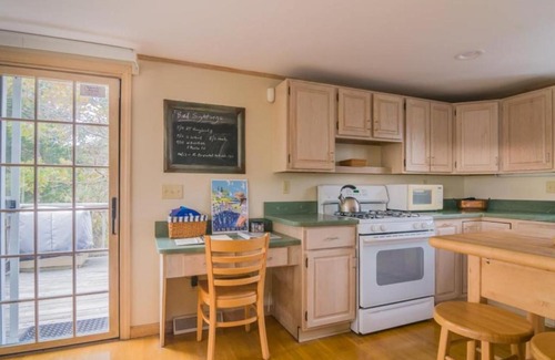 East Sandwich House | 19 North Shore Boulevard Sandwich - Cape Cod