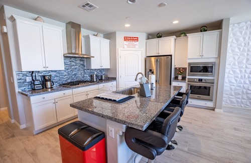 Henderson House | 1900 SqFt House W/25Ft Heated Pool/Spa- Strip View