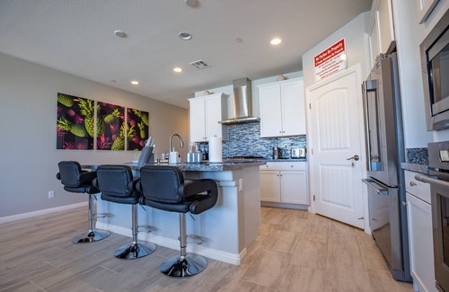 Henderson House | 1900 SqFt House W/25Ft Heated Pool/Spa- Strip View