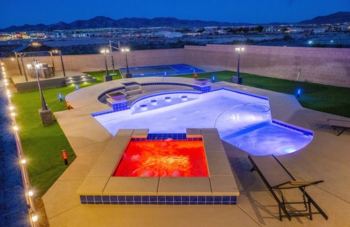 Henderson House | 1900 SqFt House W/25Ft Heated Pool/Spa- Strip View