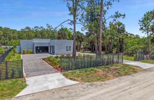 Rural Estates House | 1902 Della Dr