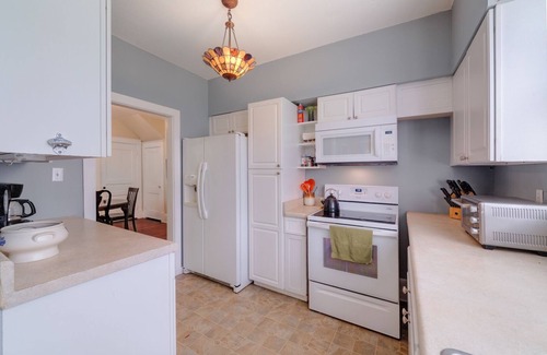 DeLand House | 1912 three story home offers old world character and great location