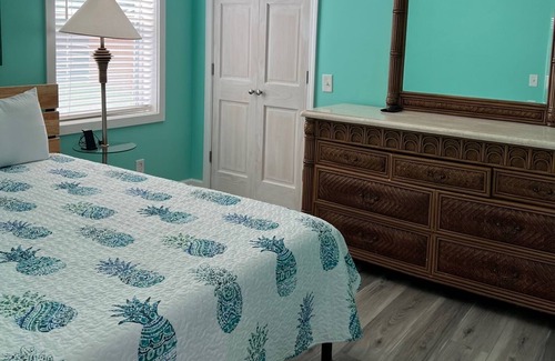 Lillian House | 1920’s Cottage-8 Beds-Boat/RV Storage