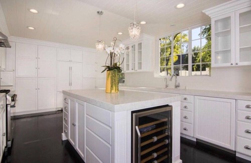 North Central House | 1920s Pasadena Cottage Steps from RoseBowl w/Pool