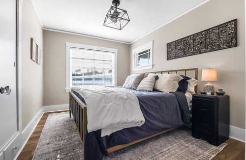 Enumclaw House | 1923 Renovation with Mountain Views