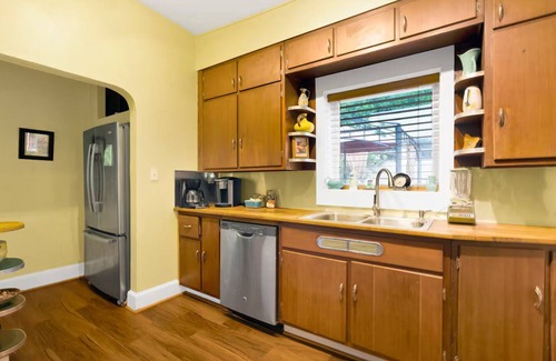 Crestline Heights House | 1925 Charming Cozy Casita