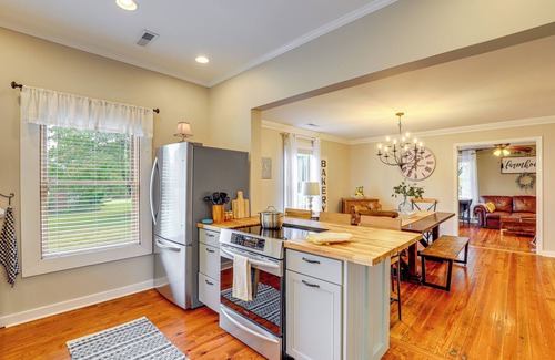 Greer House | 1925 Vintage Farmhouse Close to Everything