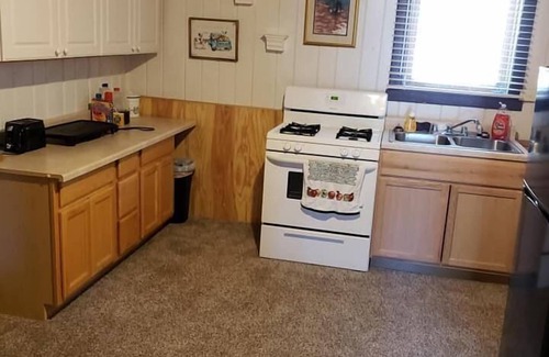 Colorado Springs Cabin | 1929 Bonanza Log Cabin