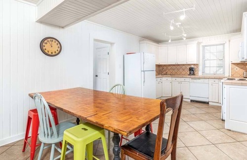 Savannah Beach Condo | 1930's Cottage Apt, South End 2 Blocks to Beach