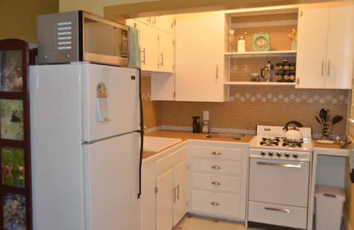 Central Colorado Springs Apartment | 1930's Style Apartment by Downtown
