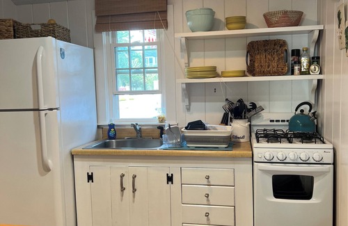 Pocasset Cottage | 1930s Cape Cod Cottage just a few houses from the beach!