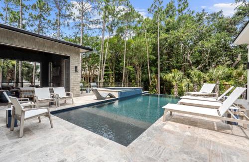 Vanderhorst Plantation House | 194 Ballybunion Drive by Akers Ellis Rentals