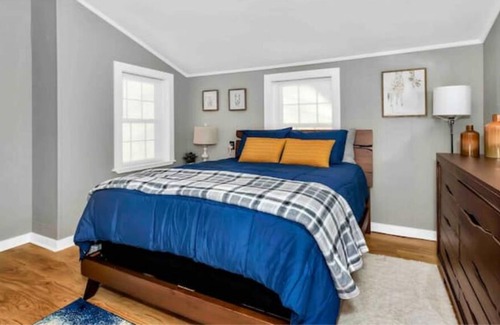 Athens House | 1950 Historic Gem!