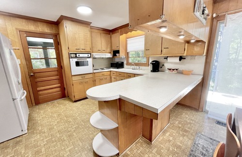 Cary House | 1950's 3BR Downtown Cary Ranch! 10 Min Walk to Downtown Cary Park!