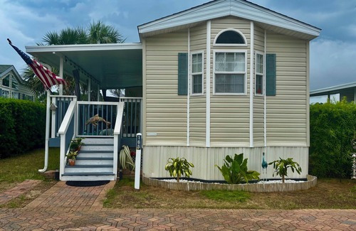 Panama City Beach House | 1957 Allison Ave - Unit 165 Pet Friendly 1bed/1bath sleeps 4 in phenomenal PCB