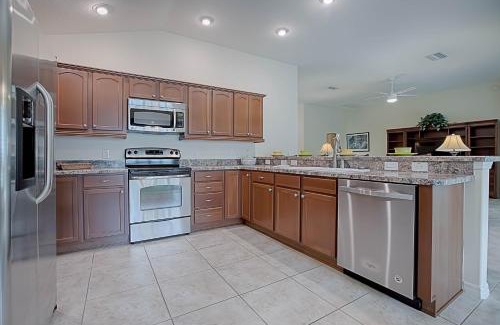 Pennecamp House | 1987 Z3a Village of Pennecamp by REMAX Premier