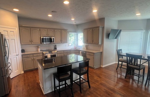 Omaha House | 199 a night for Labor Day Weekend! Walk to Tiburon Golf!