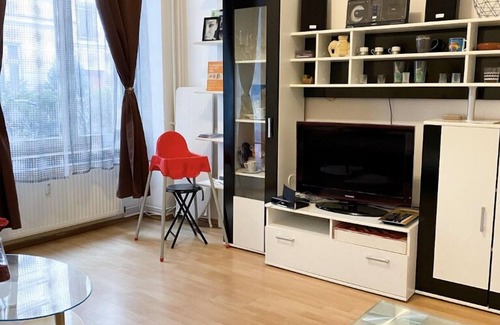 Prenzlauer Berg Apartment | 1A location-3Room- S-U station Schönhauser Allee. Historical location. Child friendly