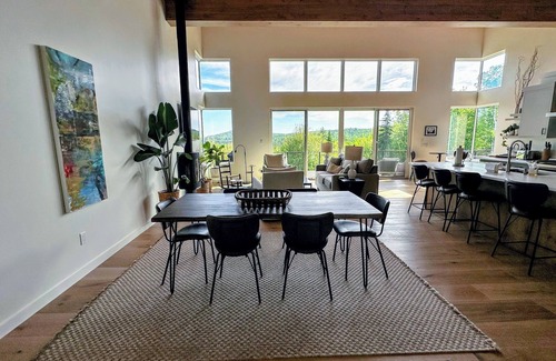 Bethlehem House | 1A Maple Lodge Stunning luxury Scandinavian style home with great views