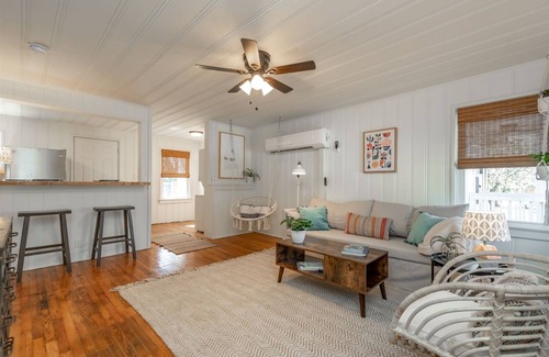 Sans Souci House | 1B/1B Perfect for budget stays | 1 Bed, 1 Bath