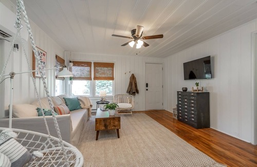 Sans Souci House | 1B/1B Perfect for budget stays | 1 Bed, 1 Bath