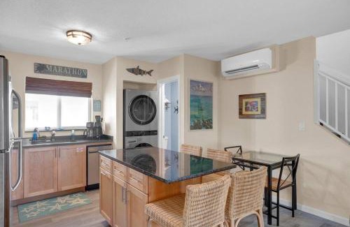 Marathon House | 1B 2Ba Seaside Getaway Pool Oceanside