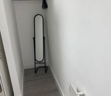 Kensal Green Apartment | 1B, zone 2 Westbourne Park , sleeps 4