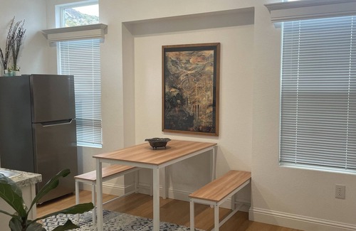 Agoura Hills House | 1bd/1ba retreat in Mountains, Pool, jacuzzi, gym! 8 min to Malibu beach!
