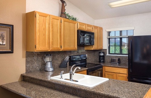 Flagstaff House | 1BD/Flagstaff w/Full Kitchen, W/D, Sleeper Sofa & Amazing Amenities!