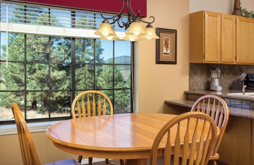 Flagstaff House | 1BD/Flagstaff w/Full Kitchen, W/D, Sleeper Sofa & Amazing Amenities!