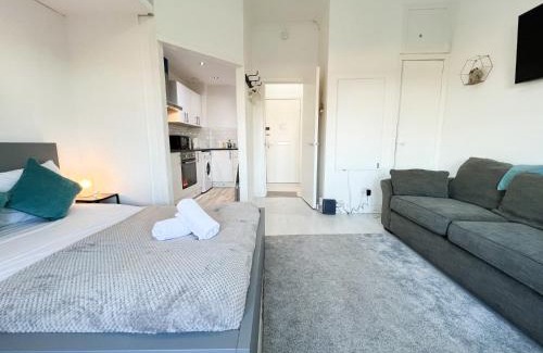 Rutherglen Apartment | 1Bd Glasgow Apartment