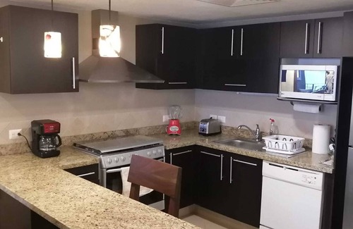 South Hotel Zone Condo | 1bd GrandVenetian Tower 2