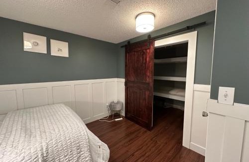 Yellowknife House | 1Bed Cozy Retreat & Spacious Lounge