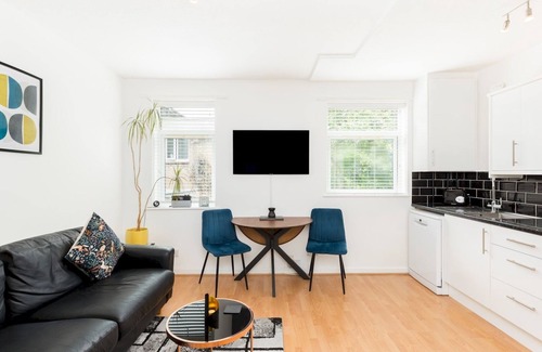 Leamington Spa Apartment | 1Bed Flat with parking Royal Leamington Spa | Pass the Keys