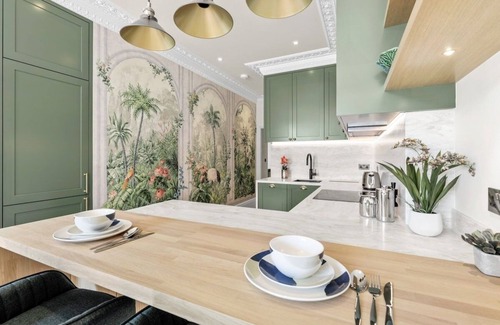 City of Westminster Apartment | 1Bed Ground Floor Flat in London