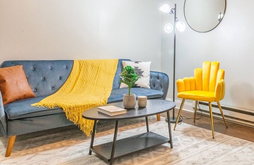 Allentown Apartment | 1Bed in Allentown+Club+WorkDesk+Shopping+DT+Bar