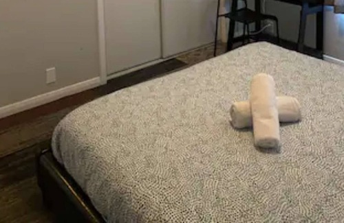 Downtown Apartment | 1bedroom 1bath with Full Kitchen located at Heart of South San Francisco