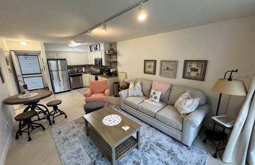 Fort Pierce Condo | 1Bedroom Paradise Vacation Rental in Ocean Village