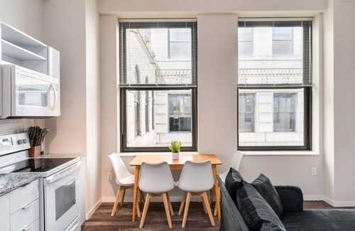 Downtown Cincinnati Apartment | 1Bedroom w/Pool and Sky Lounge Access in the CBD