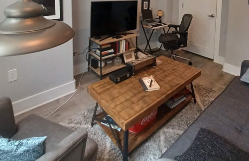 Bloomingdale Apartment | 1br-1ba Quiet Street in Bloomingdale NW-Blocks from Metro, Shops and Parks.