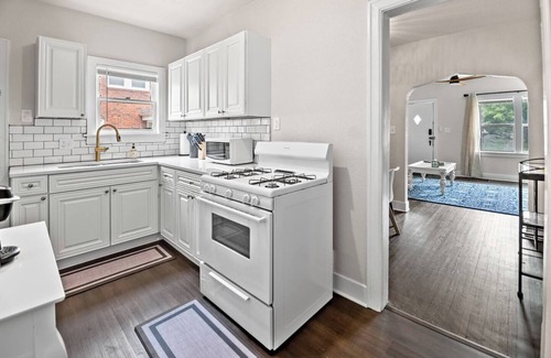 Wichita House | 1BR/1Bath Near College Hill ~Duplex Delight~