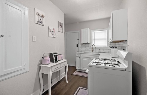 Wichita House | 1BR/1Bath Near College Hill ~Duplex Delight~