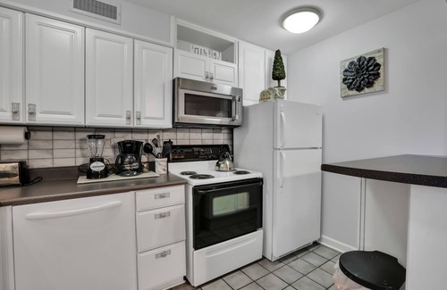 Downtown Atlanta Condo | 1BR 7-O - Cozy Downtown Atlanta Condo!