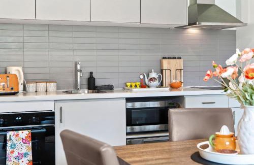 Fingal Apartment | 1BR Apartment 43 sleeps 5,Golf,Beach,Hot Springs