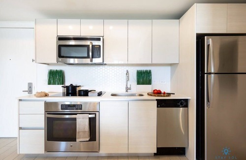 Hallandale Beach Apartment | 1BR Apartment with Balcony, Gym and Pool
