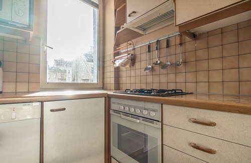 Neulerchenfeld Apartment | 1BR Apt. Urban Oasis by Stadthalle