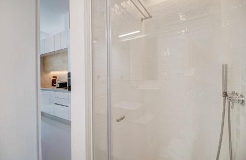 Lisbon Old Town Apartment | 1BR Cocoon in the heart of santos - AC | By Airnest