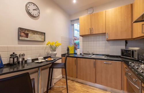Holborn Apartment | 1BR Flat Covent Garden - Sleeps 4 - Prime Spot - WiFi - Discounts on Stays
